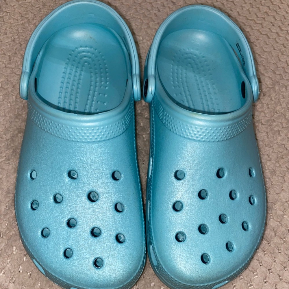 Crocs (women’s)